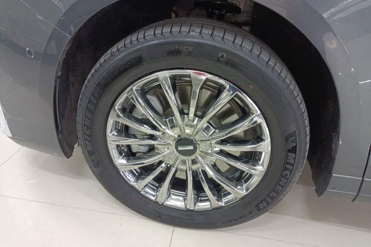 Used Wey Gaoshan 2025 Four-Wheel Drive Alpine 8 Left Front Wheel Hub