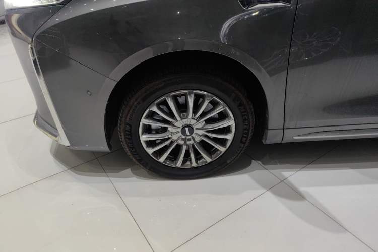 Used Wey Gaoshan 2025 Four-Wheel Drive Alpine 8 Left Front Wheel Hub