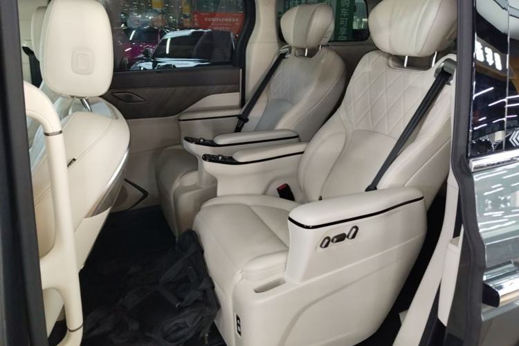 Used Wey Gaoshan 2025 Four-Wheel Drive Alpine 8 Left Rear Seat