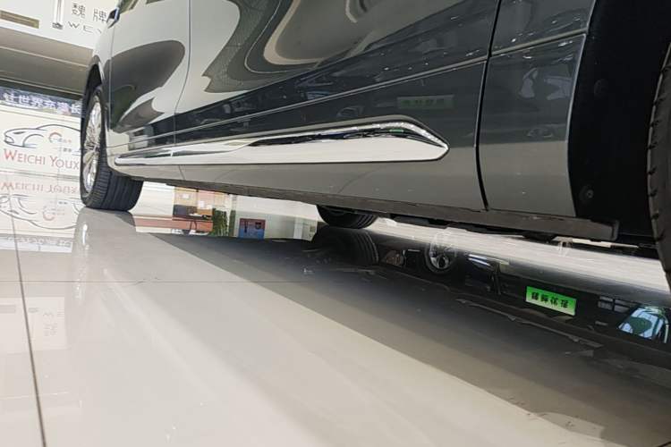 Used Wey Gaoshan 2025 Four-Wheel Drive Alpine 8 Left Side Sill