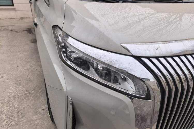 Used Wey Gaoshan 2025 Model Four-Wheel Drive Gao Shan 7 Right Front Headlight
