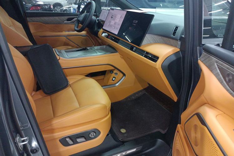 Used Wey Gaoshan 2025 Four-Wheel Drive Alpine 8 Right Front Seat