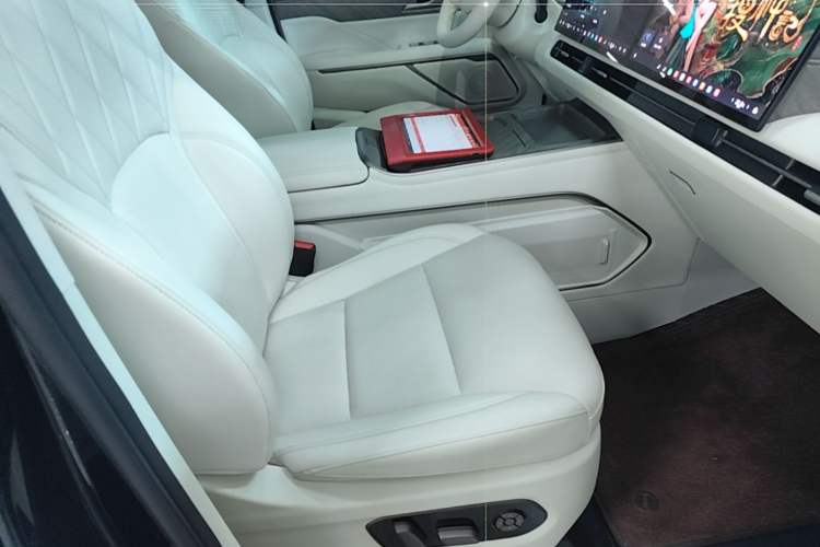 Used Wey Gaoshan 2025 Four-Wheel Drive Alpine 8 Right Front Seat