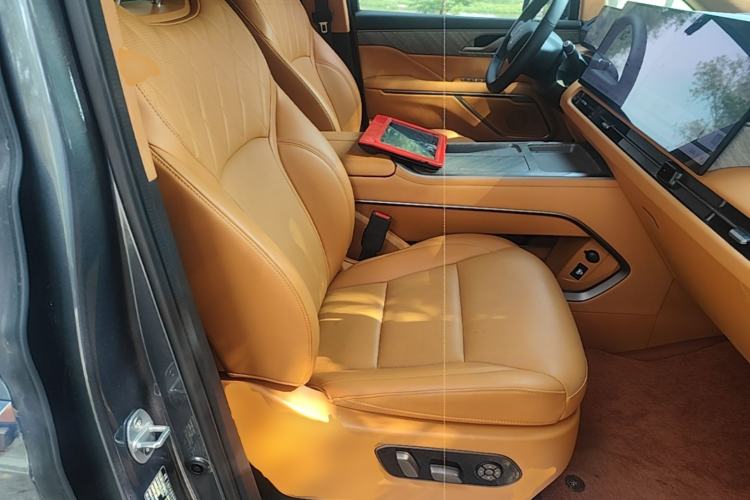 Used Wey Gaoshan 2025 Four-Wheel Drive Alpine 8 Right Front Seat