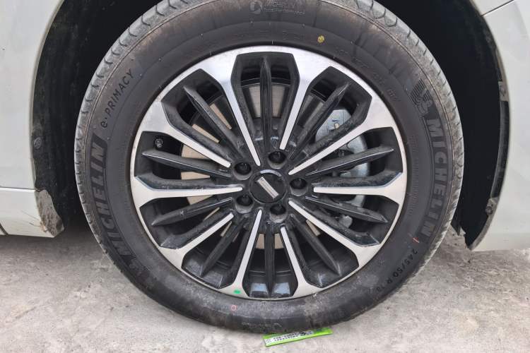 Used Wey Gaoshan 2025 Model Four-Wheel Drive Gao Shan 7 Right Front Wheel Hub