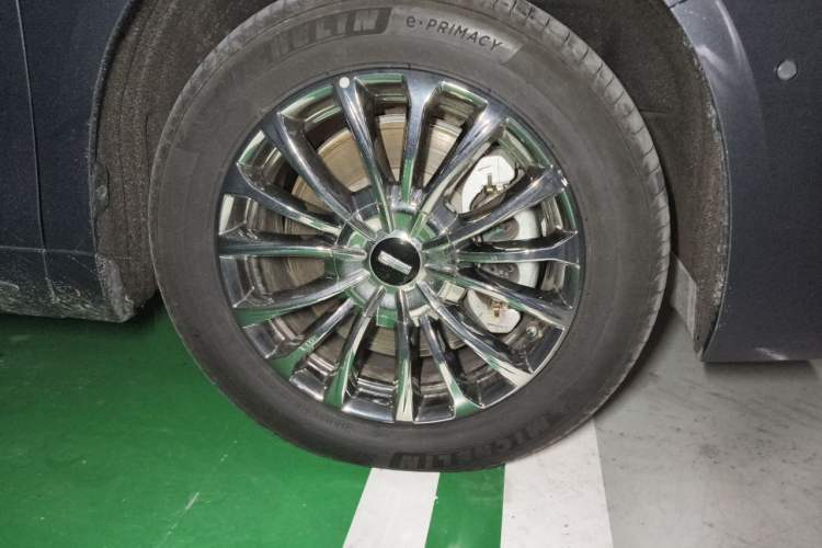 Used Wey Gaoshan 2025 Four-Wheel Drive Alpine 8 Right Front Wheel Hub