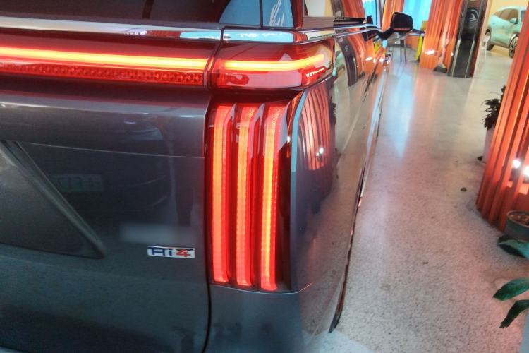 Used Wey Gaoshan 2025 Four-Wheel Drive Alpine 8 Right Rear Taillight