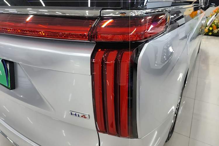 Used Wey Gaoshan 2025 Four-Wheel Drive Alpine 8 Right Rear Taillight