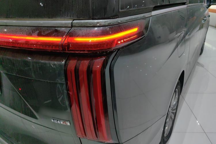 Used Wey Gaoshan 2025 Four-Wheel Drive Alpine 8 Right Rear Taillight