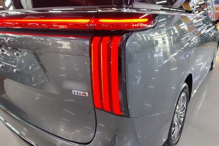 Used Wey Gaoshan 2025 Four-Wheel Drive Alpine 8 Right Rear Taillight