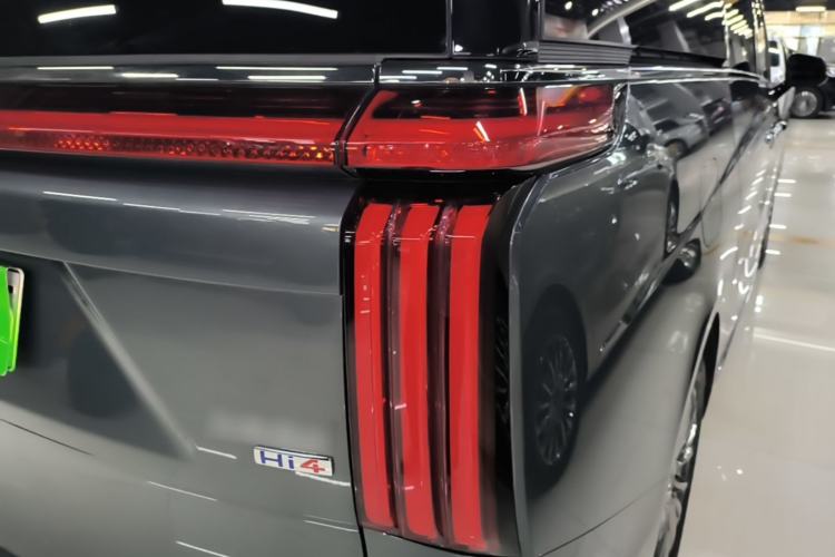 Used Wey Gaoshan 2025 Four-Wheel Drive Alpine 9 Right Rear Taillight