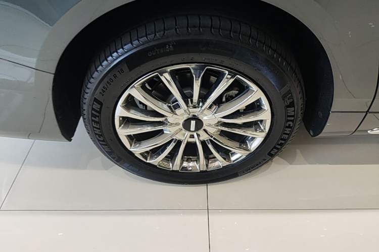 Used Wey Gaoshan 2025 Four-Wheel Drive Alpine 8 Right Rear Wheel Hub