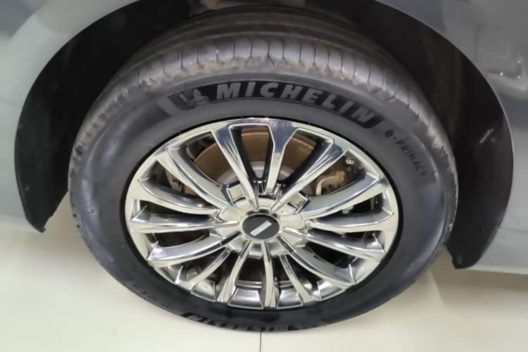 Used Wey Gaoshan 2025 Four-Wheel Drive Alpine 9 Right Rear Wheel Hub