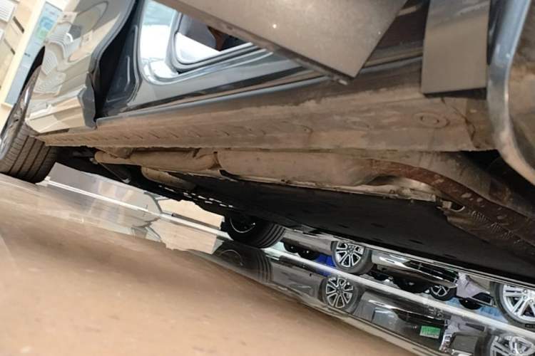 Used Wey Gaoshan 2025 Four-Wheel Drive Alpine 8 Right Side Sill