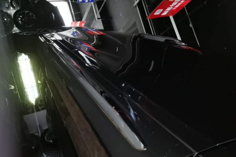 Used Wey Gaoshan 2025 Four-Wheel Drive Alpine 8 Right Side Sill