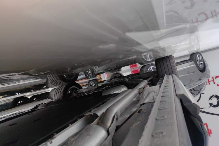 Used Wey Gaoshan 2025 Four-Wheel Drive Alpine 8 Right Side Sill