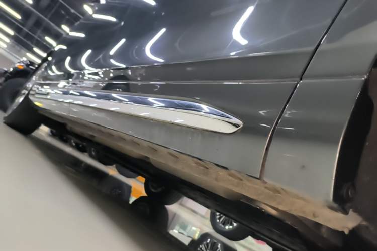 Used Wey Gaoshan 2025 Four-Wheel Drive Alpine 9 Right Side Sill