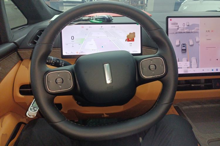 Used Wey Gaoshan 2025 Four-Wheel Drive Alpine 8 Steering Wheel