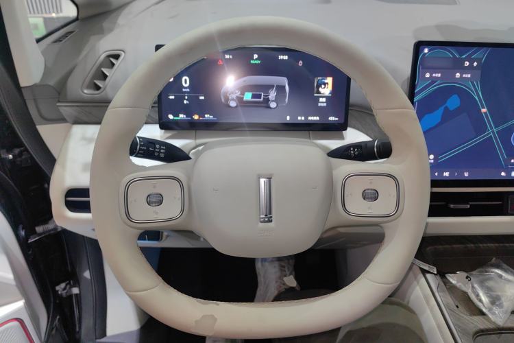 Used Wey Gaoshan 2025 Four-Wheel Drive Alpine 8 Steering Wheel