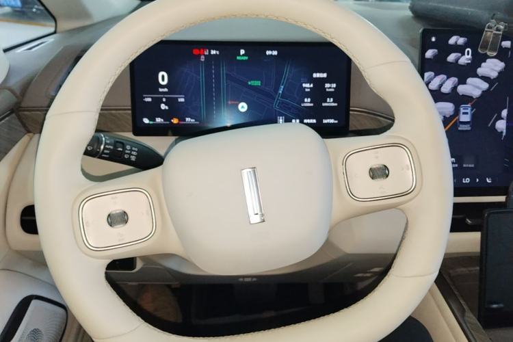Used Wey Gaoshan 2025 Four-Wheel Drive Alpine 8 Steering Wheel