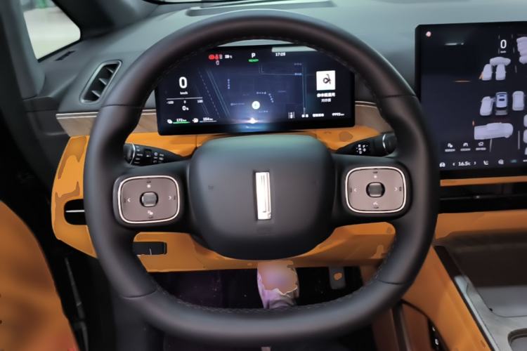 Used Wey Gaoshan 2025 Four-Wheel Drive Alpine 9 Steering Wheel