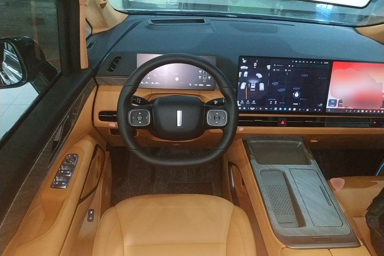 Used Wey Gaoshan 2025 Four-Wheel Drive Alpine 8 Steering Wheel