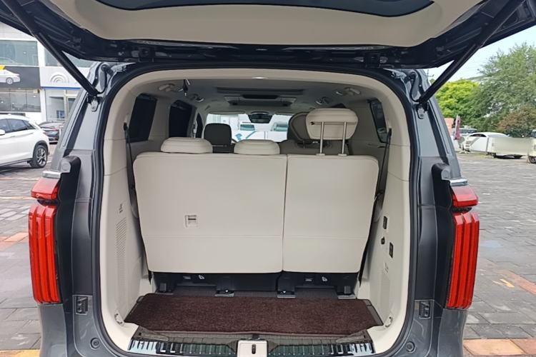 Used Wey Gaoshan 2025 Four-Wheel Drive Alpine 8 Trunk