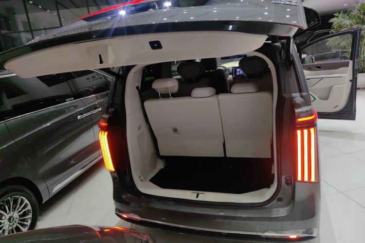Used Wey Gaoshan 2025 Four-Wheel Drive Alpine 8 Trunk