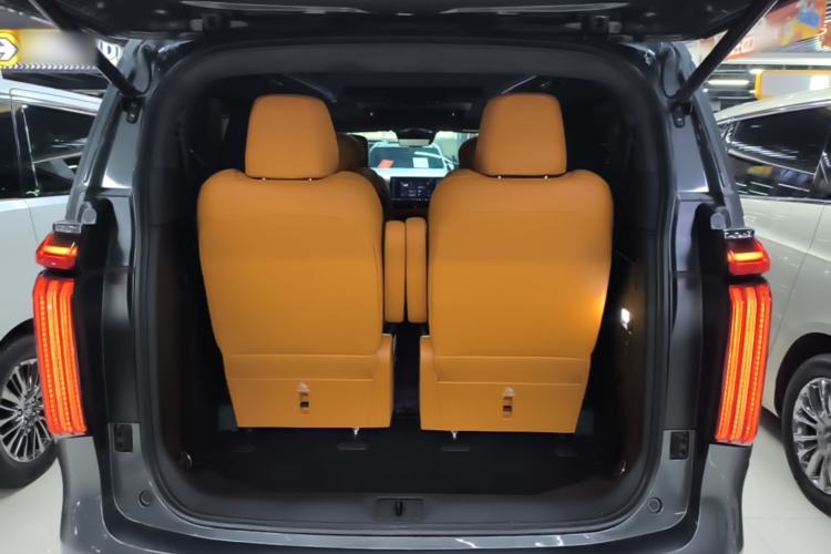 Used Wey Gaoshan 2025 Four-Wheel Drive Alpine 9 Trunk