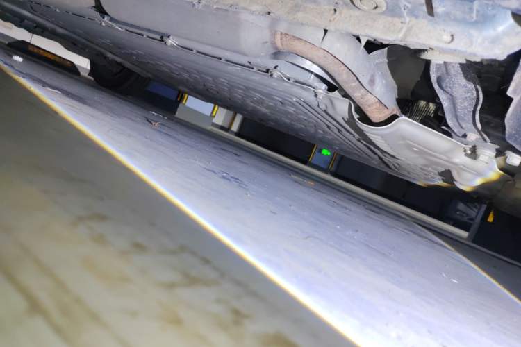 Used Wey Gaoshan 2025 Four-Wheel Drive Alpine 9 Chassis Front Right
