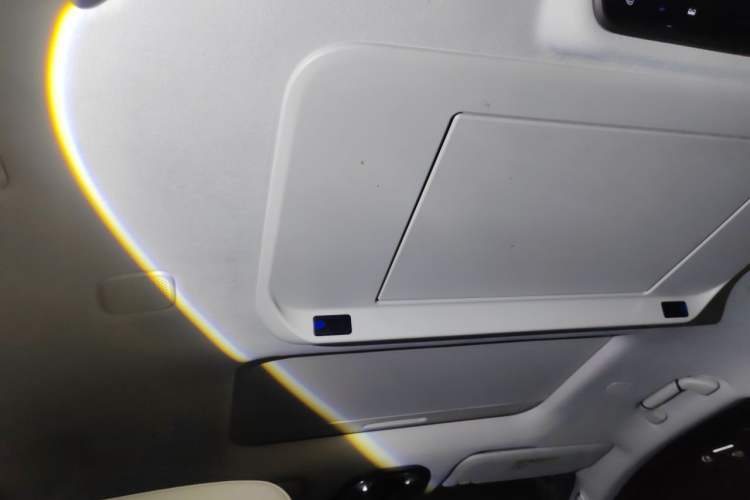 Used Wey Gaoshan 2025 Four-Wheel Drive Alpine 9 Headliner
