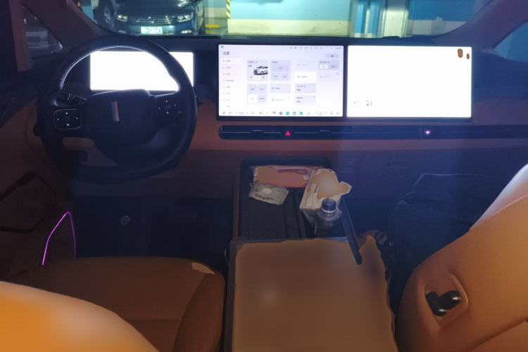 Used Wey Gaoshan 2025 Four-Wheel Drive Alpine 8 Center Console