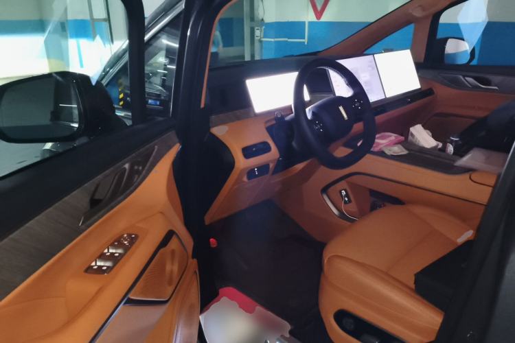 Used Wey Gaoshan 2025 Four-Wheel Drive Alpine 8 Driver Seat