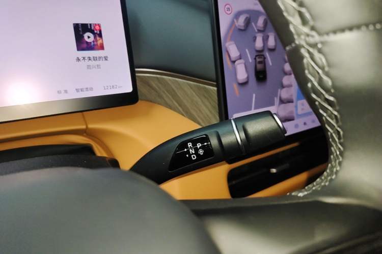 Used Wey Gaoshan 2025 Four-Wheel Drive Alpine 8 Gear Lever