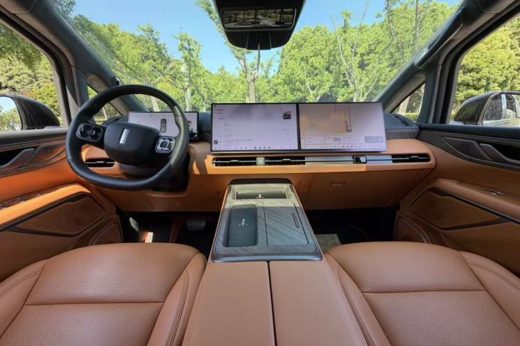 Used Wey Gaoshan 2025 Four-Wheel Drive Alpine 8 Interior 3