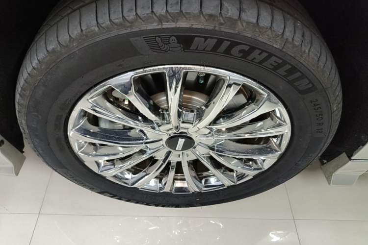 Used Wey Gaoshan 2025 Four-Wheel Drive Alpine 8 Left Front Wheel Hub