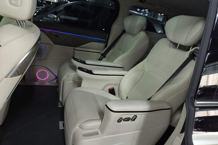 Used Wey Gaoshan 2025 Four-Wheel Drive Alpine 8 Left Rear Seat