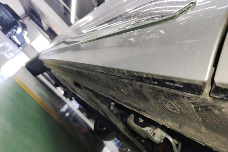 Used Wey Gaoshan 2025 Four-Wheel Drive Alpine 8 Left Side Sill