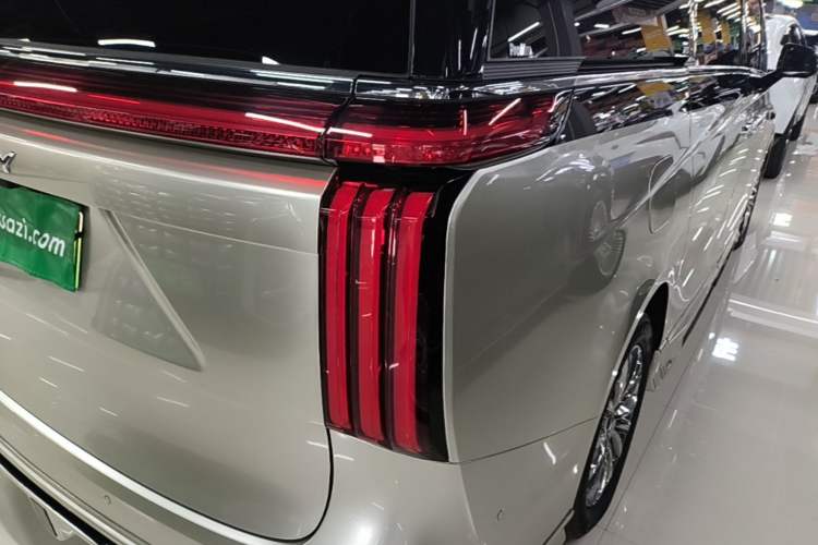 Used Wey Gaoshan 2025 Four-Wheel Drive Alpine 8 Right Rear Taillight