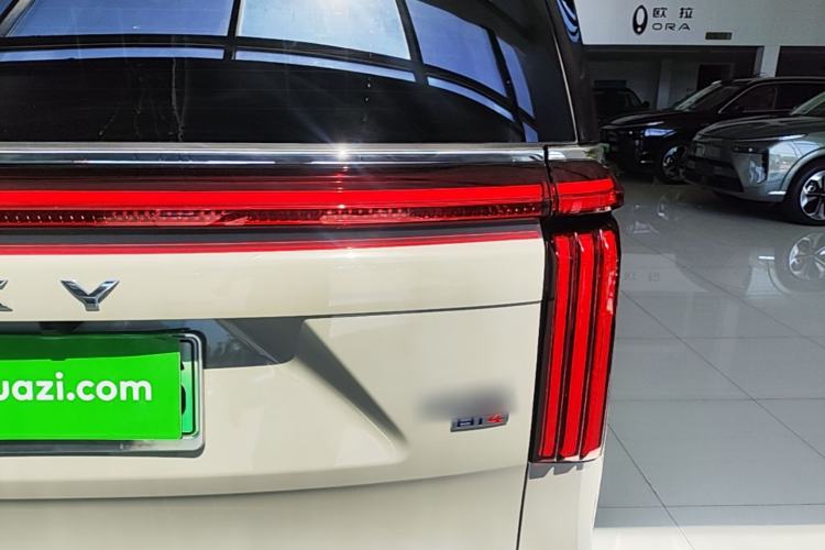 Used Wey Gaoshan 2025 Model Four-Wheel Drive Gao Shan 7 Right Rear Taillight