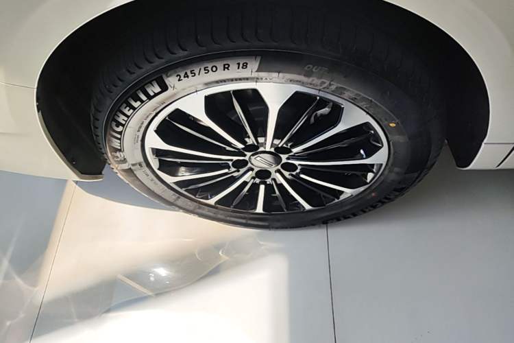 Used Wey Gaoshan 2025 Model Four-Wheel Drive Gao Shan 7 Right Rear Wheel Hub