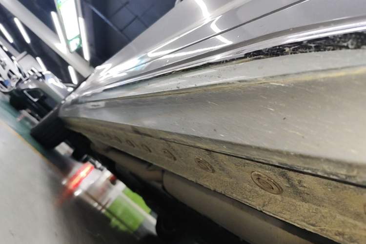 Used Wey Gaoshan 2025 Four-Wheel Drive Alpine 8 Right Side Sill