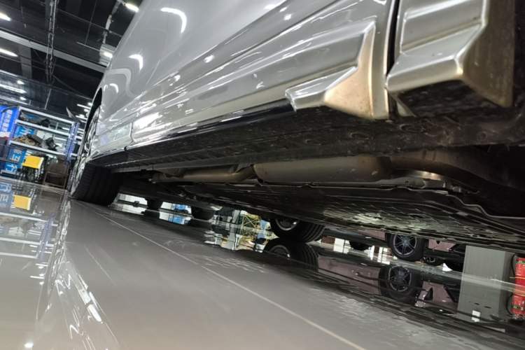 Used Wey Gaoshan 2025 Four-Wheel Drive Alpine 8 Right Side Sill