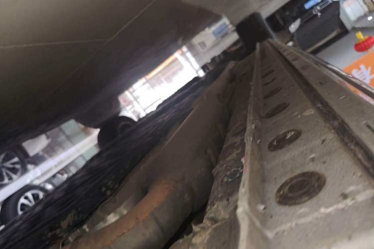 Used Wey Gaoshan 2025 Four-Wheel Drive Alpine 8 Right Side Sill