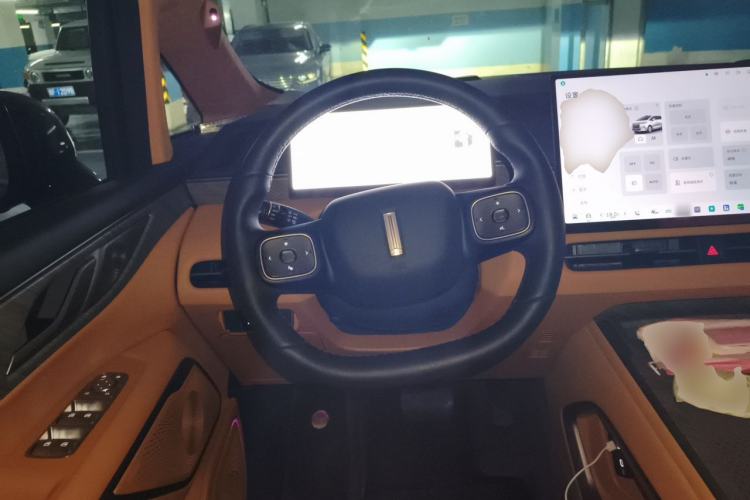Used Wey Gaoshan 2025 Four-Wheel Drive Alpine 8 Steering Wheel