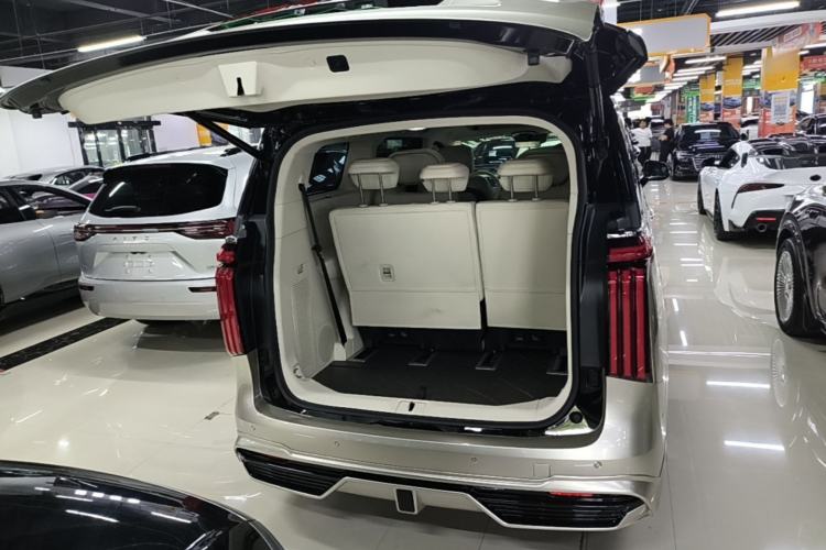 Used Wey Gaoshan 2025 Four-Wheel Drive Alpine 8 Trunk