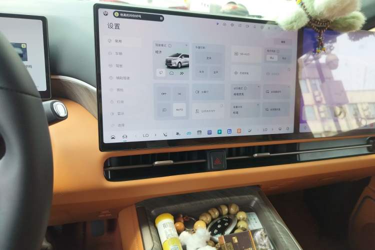 Used Wey Gaoshan 2025 Four-Wheel Drive Alpine 8 Audio And AC Panel