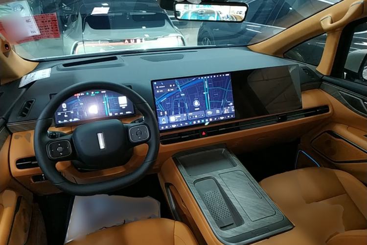 Used Wey Gaoshan 2025 Four-Wheel Drive Alpine 8 Center Console