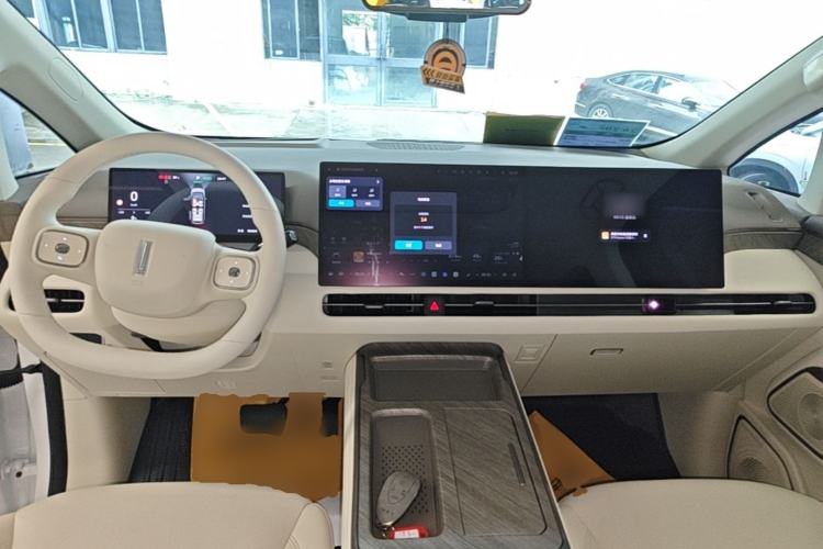 Used Wey Gaoshan 2025 Model Four-Wheel Drive Gao Shan 7 Center Console
