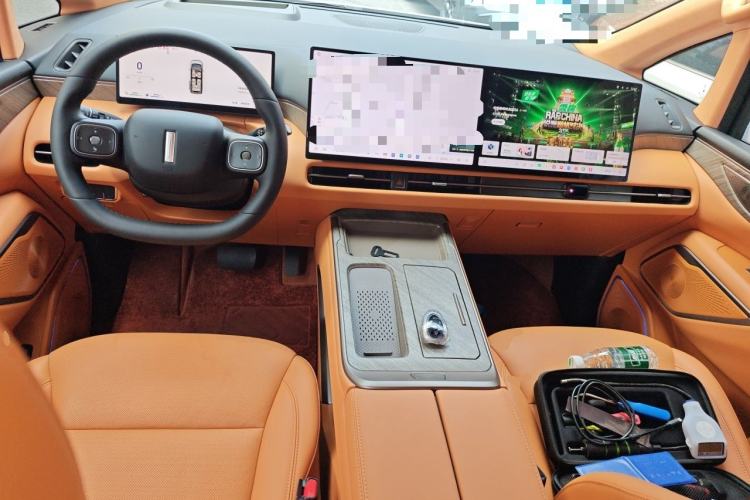 Used Wey Gaoshan 2025 Four-Wheel Drive Alpine 8 Center Console
